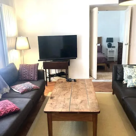 Center Townhouse & Loft Apartment