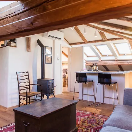 Apartment Center Townhouse & Loft *
