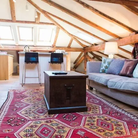 Center Townhouse & Loft Feriehus Tolmin