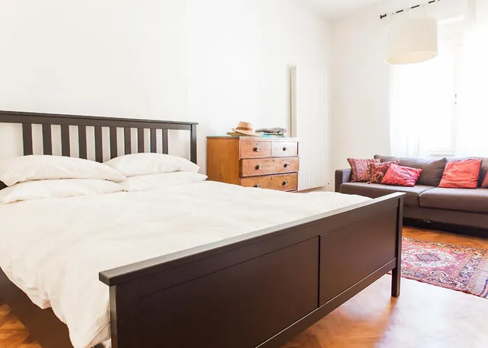 Center Townhouse & Loft 托尔明