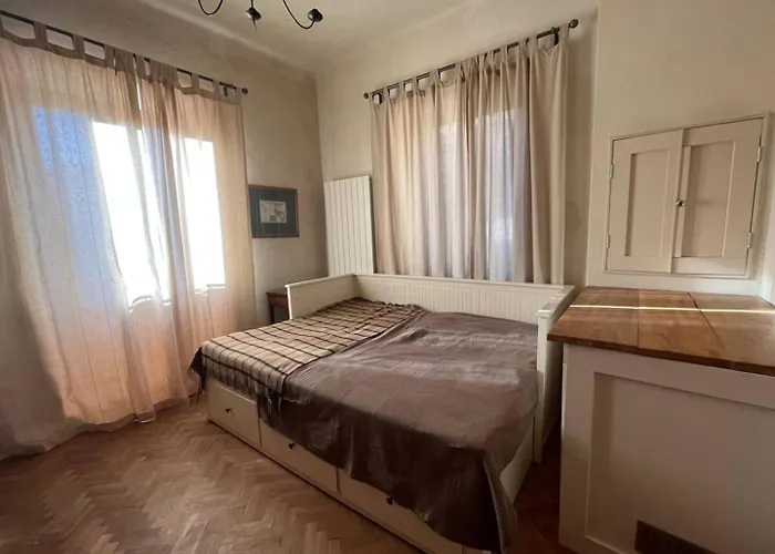 Center Townhouse & Loft * 托尔明