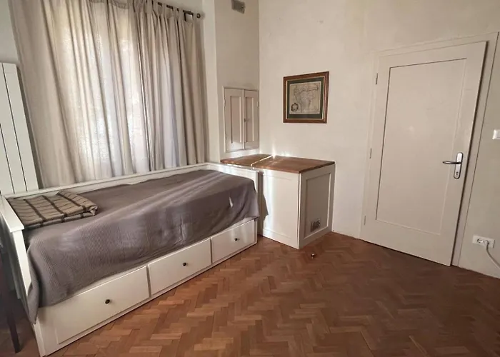 Center Townhouse & Loft * 托尔明